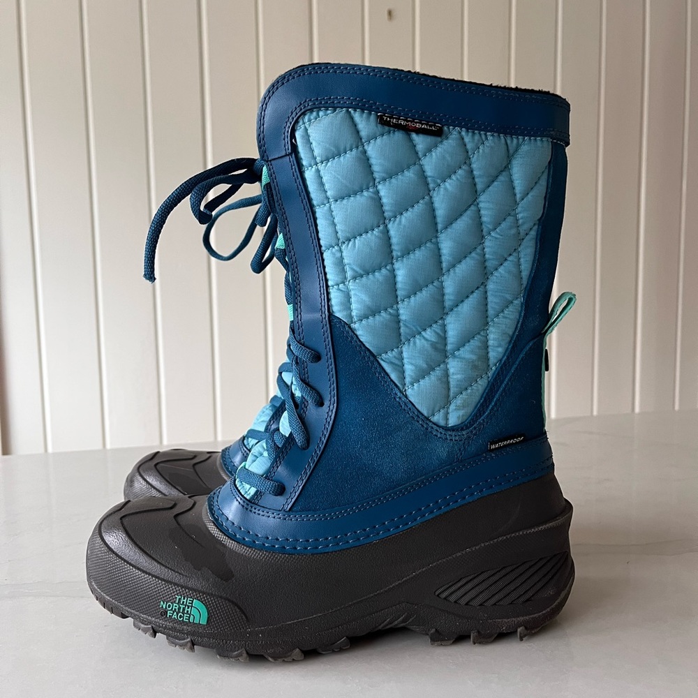 THE NORTH FACE SNOW BOOTS size 5